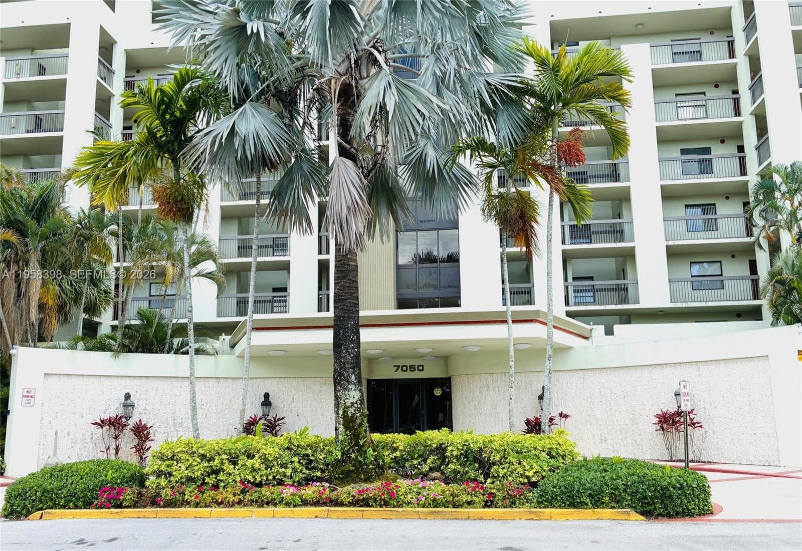 7050 NW 44th St # 708, Lauderhill, FL 33319 — zdjęcie 3