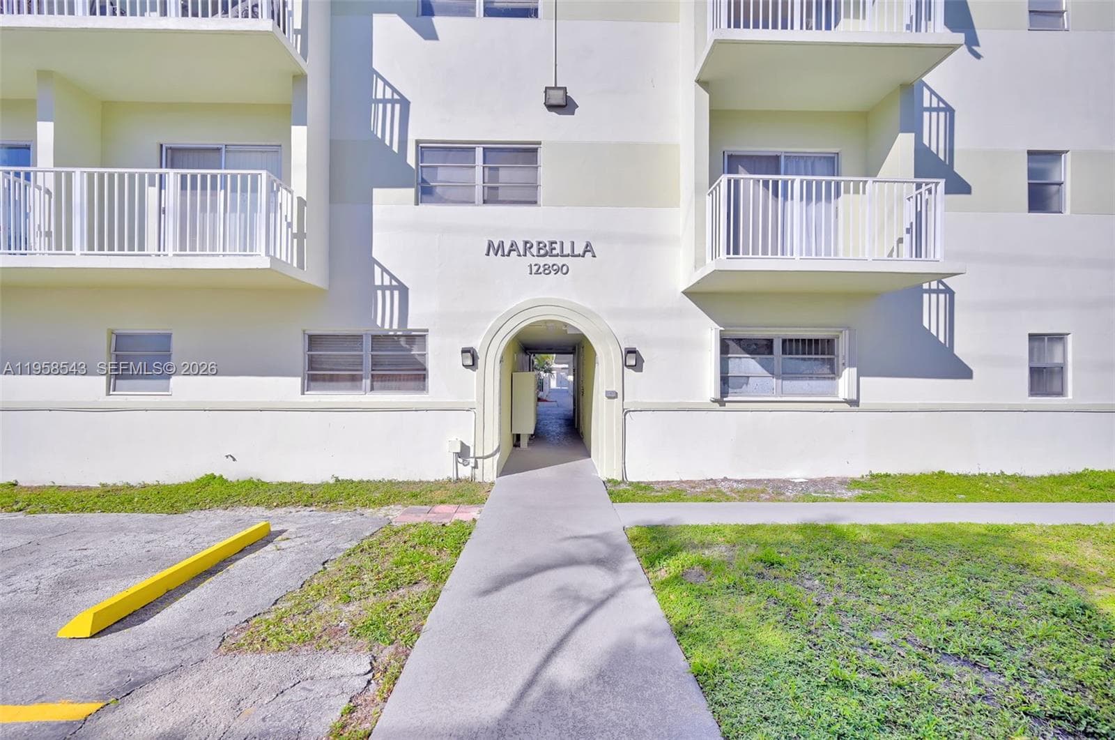 12890 NE 8th Ave # 208, North Miami, FL 33161