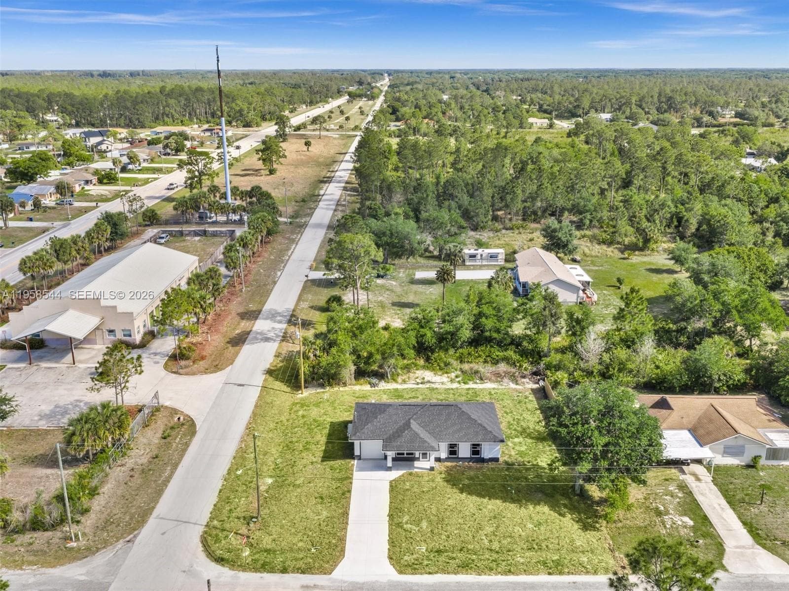 2401 E 11th St, Lehigh Acres, FL 33936 — zdjęcie 2
