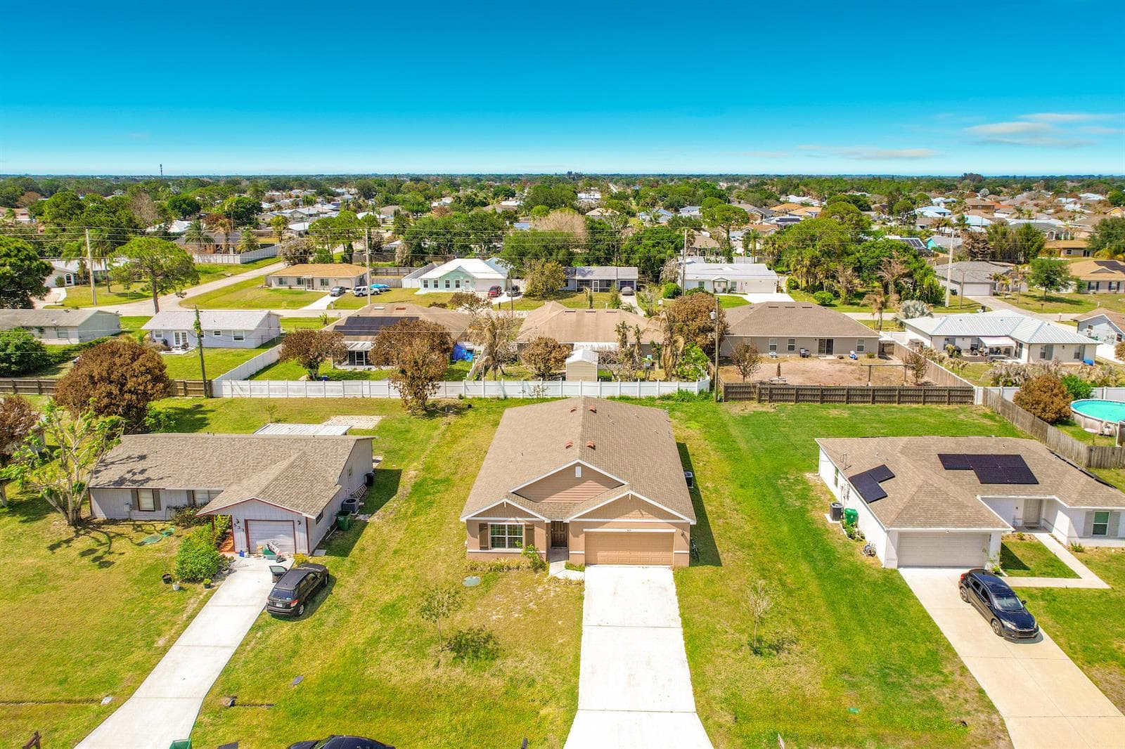 525 SW Twig Avenue, Port St. Lucie, FL 34983 — zdjęcie 2