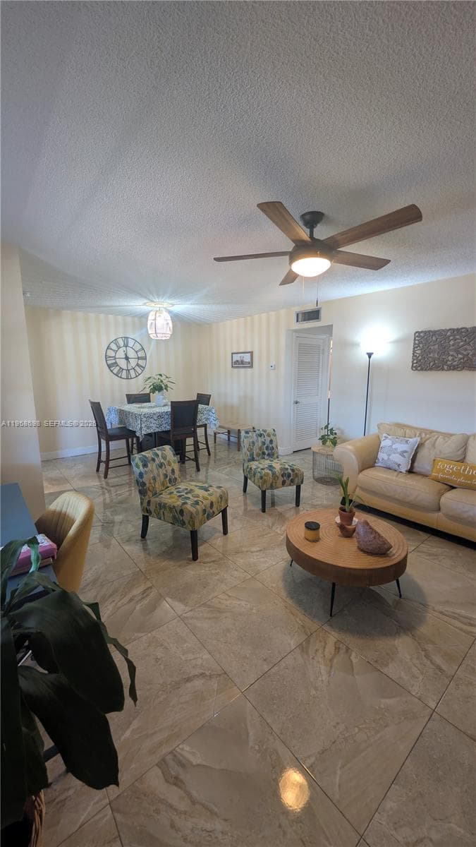 5300 Washington St # T324, Hollywood, FL 33021 — zdjęcie 2