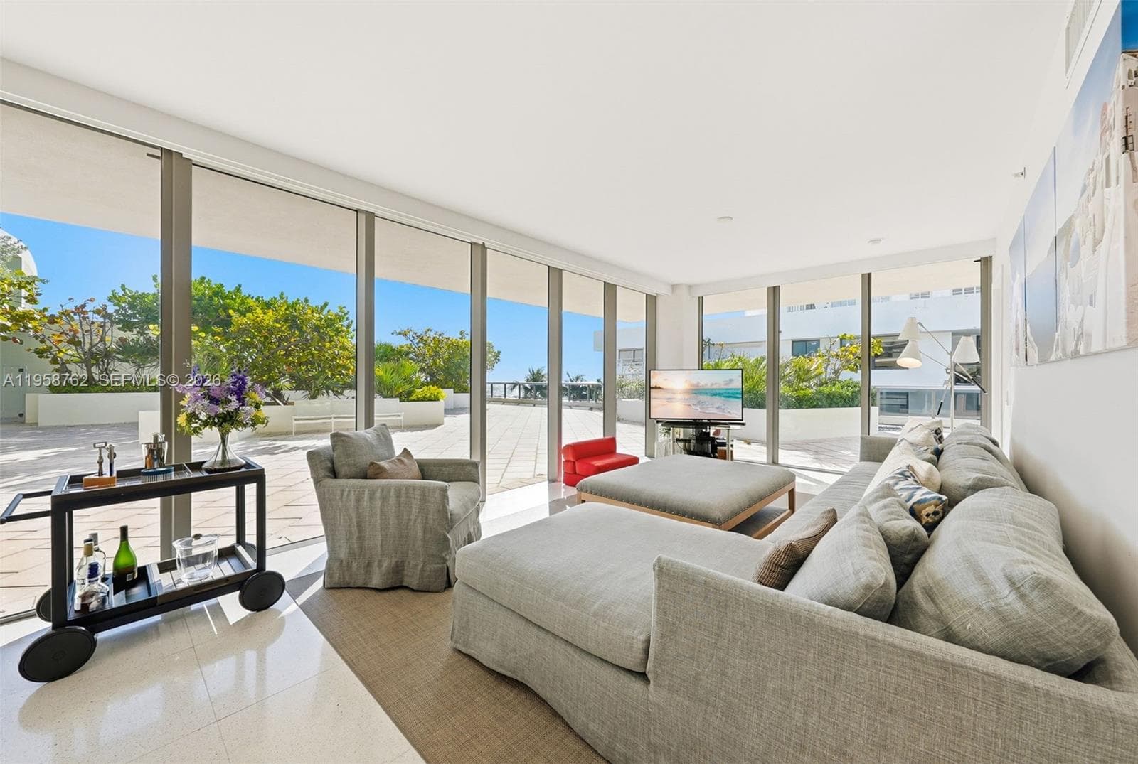 5875 Collins Ave # 502, Miami Beach, FL 33140 — zdjęcie 2