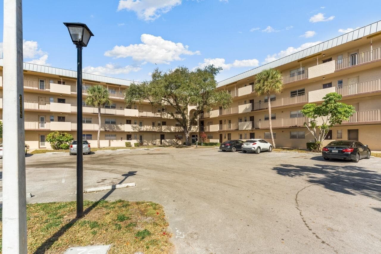 6301 N Falls Cir Drive # 307, Lauderhill, FL 33319 — zdjęcie 2