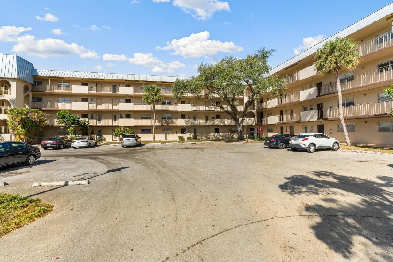6301 N Falls Cir Drive # 307, Lauderhill, FL 33319 — zdjęcie 3