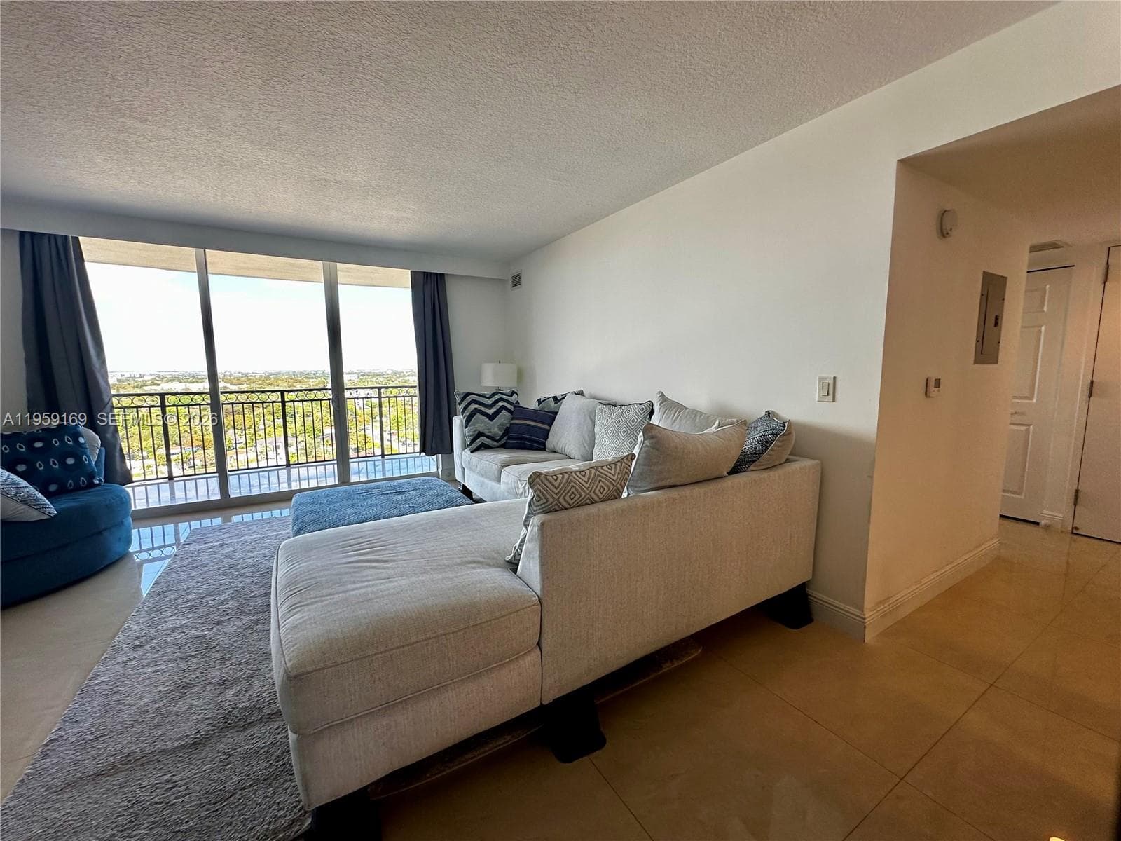 3232 SW 22nd Ter # 1604, Miami, FL 33145 — zdjęcie 2