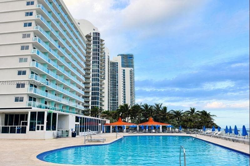19201 Collins Ave # 707, Sunny Isles Beach, FL 33160 — zdjęcie 2