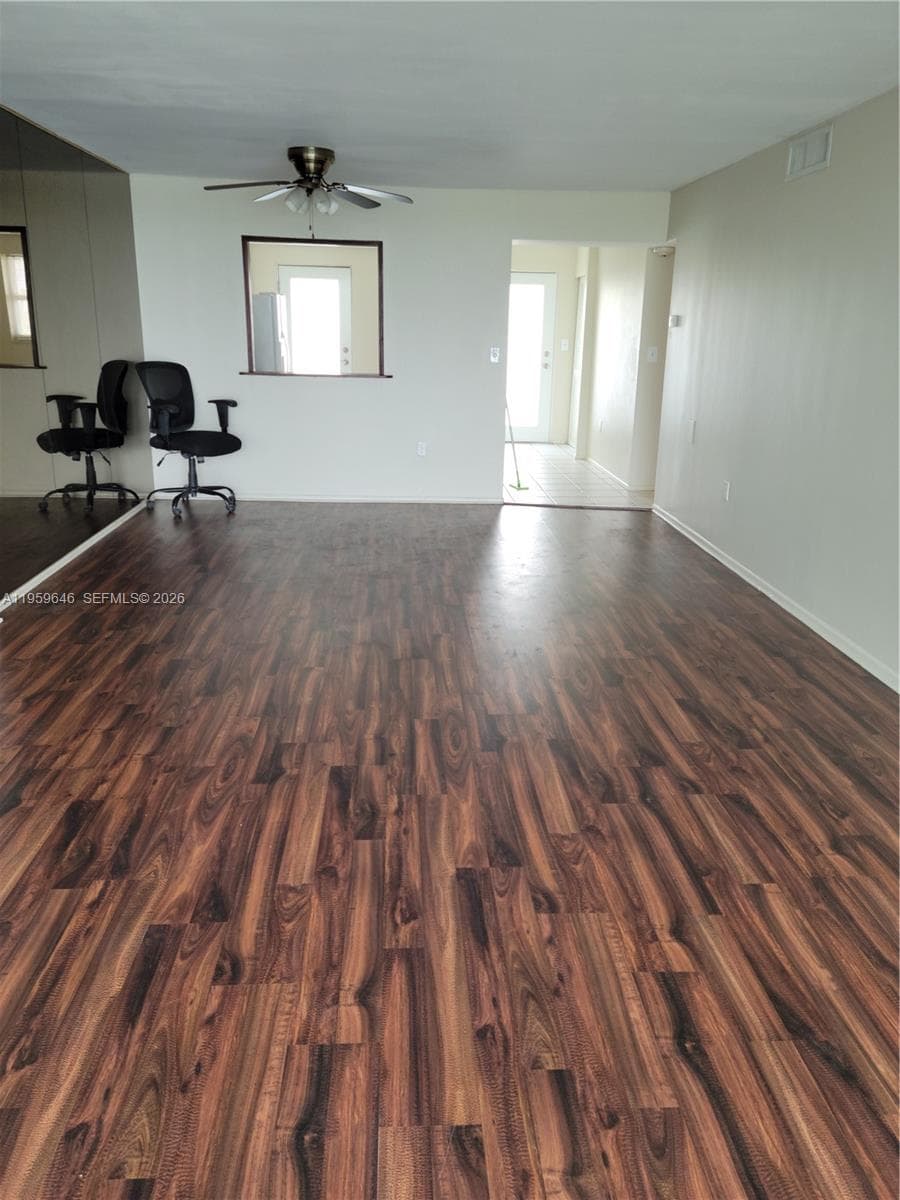 1075 NE Miami Gardens Dr # 509, Miami, FL 33179 — zdjęcie 2