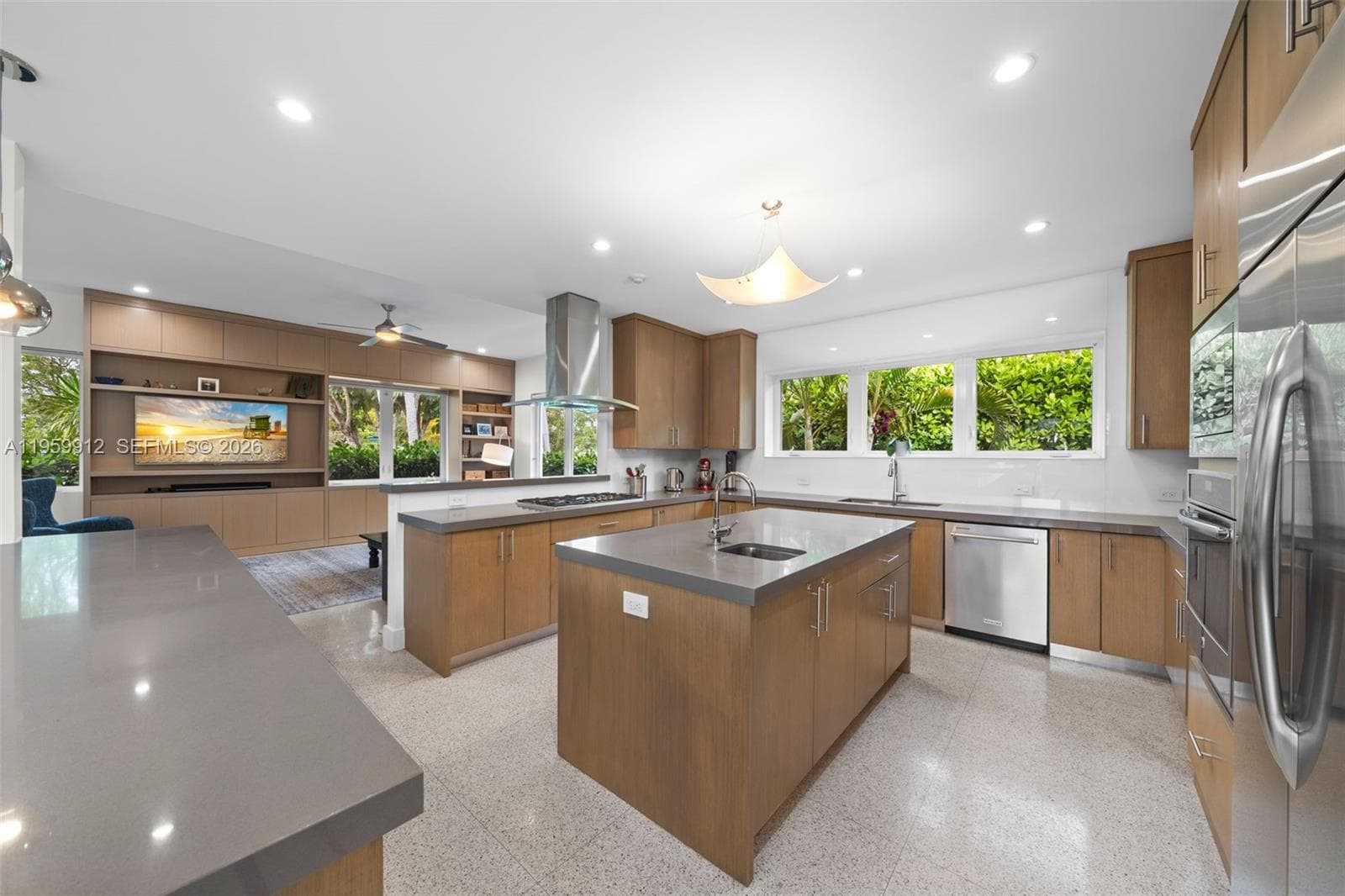 4595 N Jefferson Ave, Miami Beach, FL 33140 — zdjęcie 3