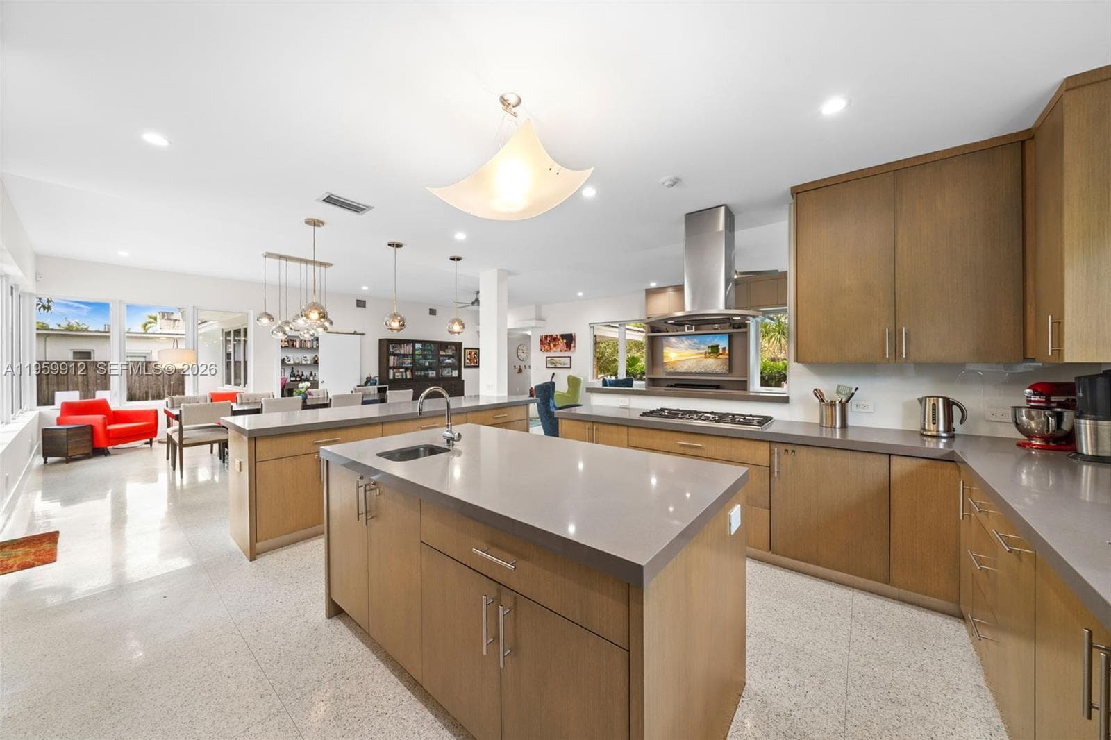 4595 N Jefferson Ave, Miami Beach, FL 33140 — zdjęcie 5