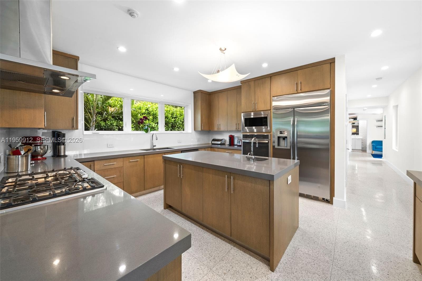 4595 N Jefferson Ave, Miami Beach, FL 33140 — zdjęcie 4