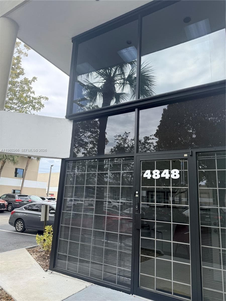 4848 SW 74th Ct # 9, Miami, FL 33155 — zdjęcie 3