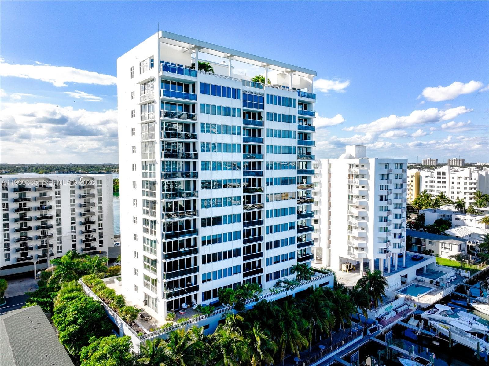 Blue Bay Tower — zdjęcie 2