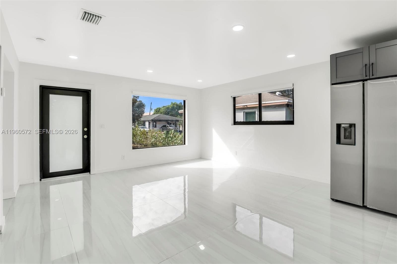 528 NW 3rd Ct, Hallandale Beach, FL 33009 — zdjęcie 4