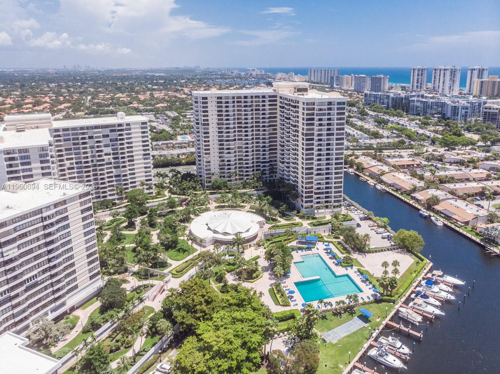 600 Three Islands Blvd # 411, Hallandale Beach, FL 33009 — zdjęcie 2