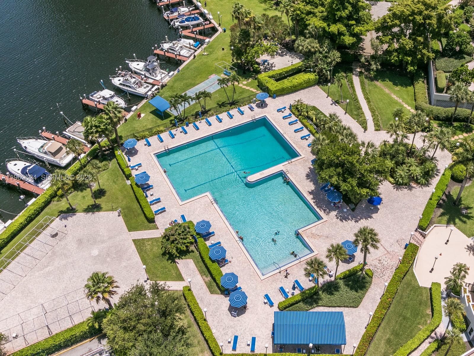 600 Three Islands Blvd # 411, Hallandale Beach, FL 33009 — zdjęcie 3