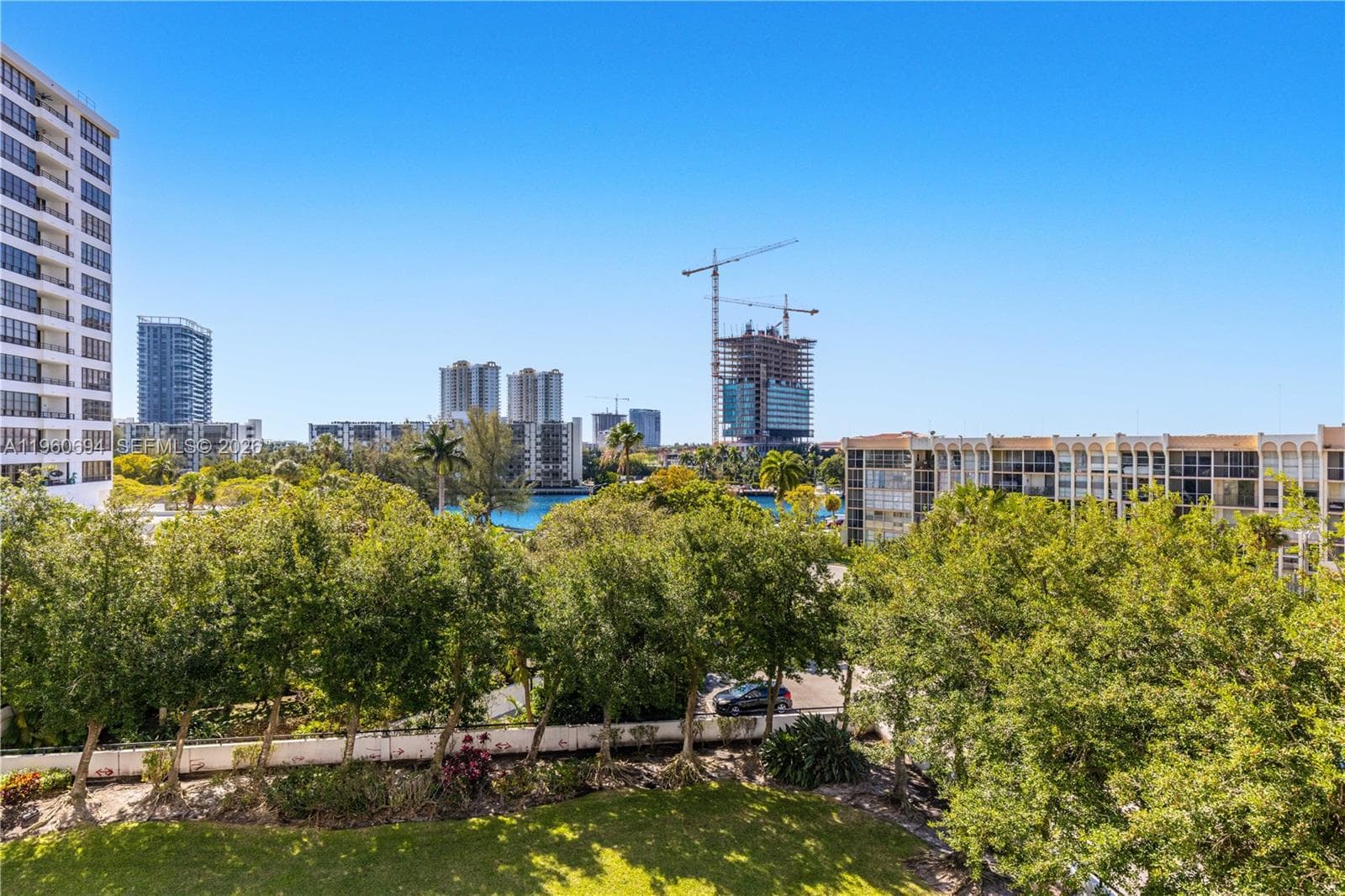 600 Three Islands Blvd # 411, Hallandale Beach, FL 33009 — zdjęcie 4
