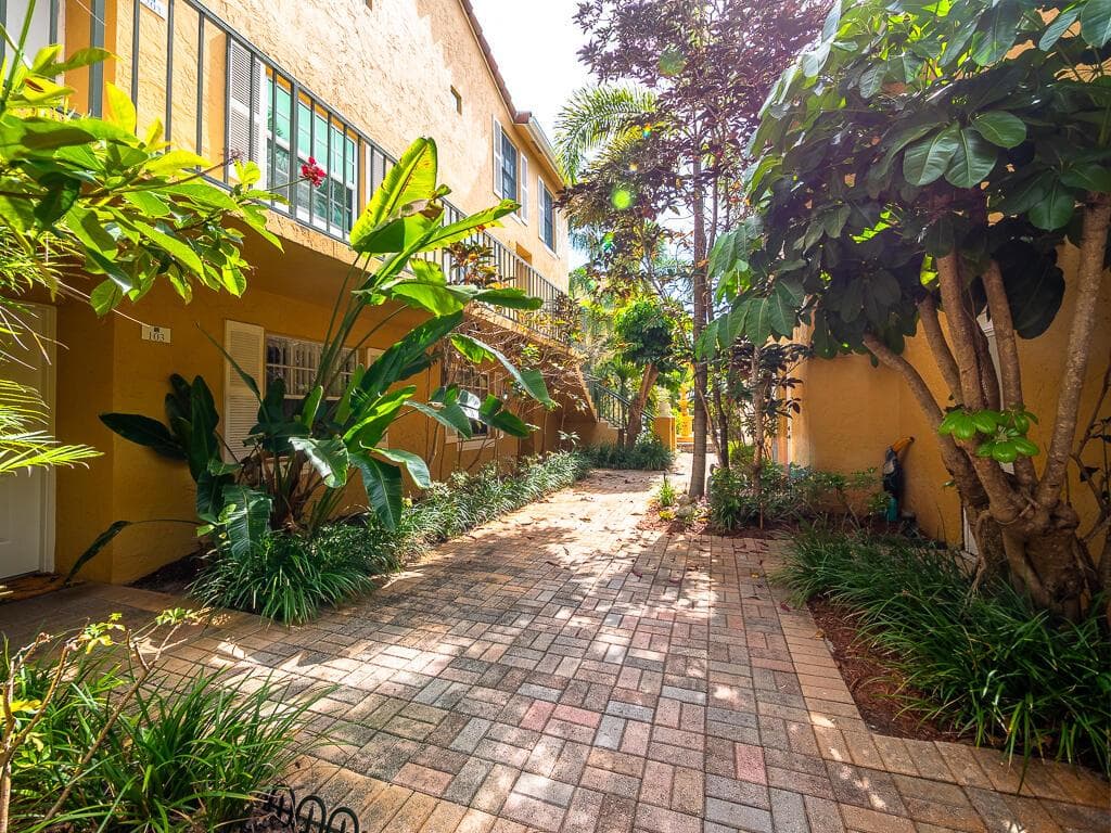 1020 Lake Shore Drive # 202, Lake Park, FL 33403 — zdjęcie 4