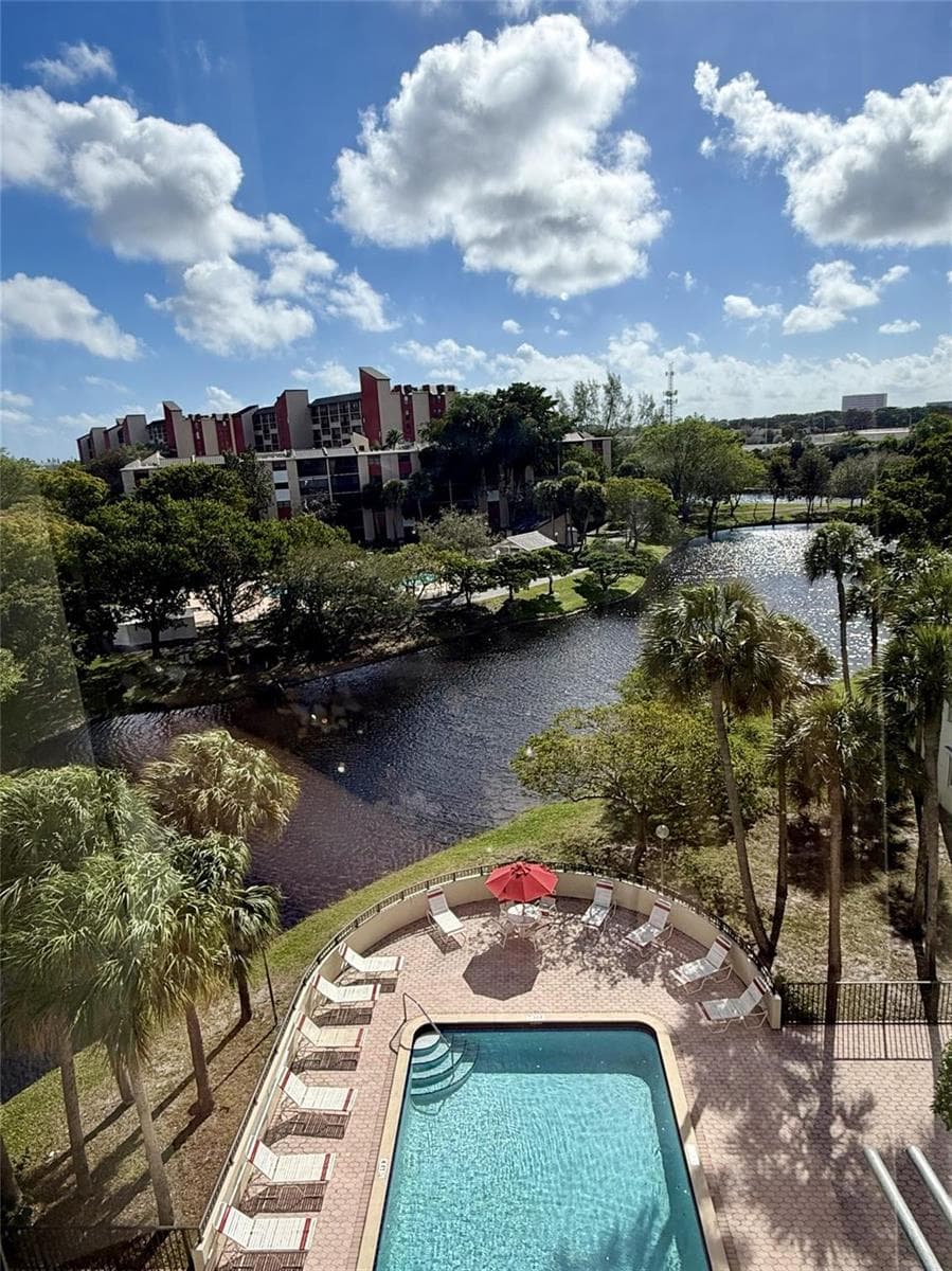 2304 S Cypress Bend Drive # 615, Pompano Beach, FL 33069 — zdjęcie 2
