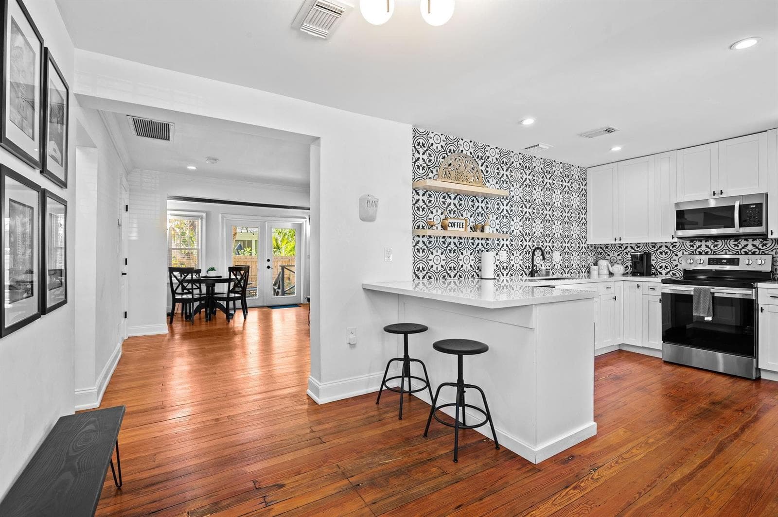 713 NE 17th Road, Fort Lauderdale, FL 33304 — zdjęcie 3