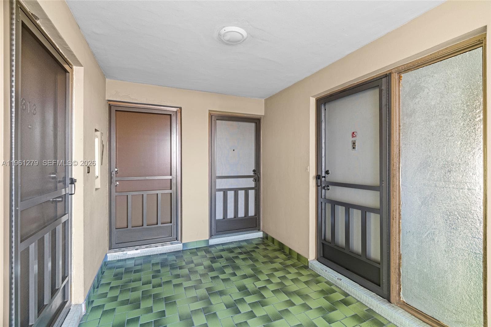 1690 NE 191st St # 314-1, Miami, FL 33179 — zdjęcie 3