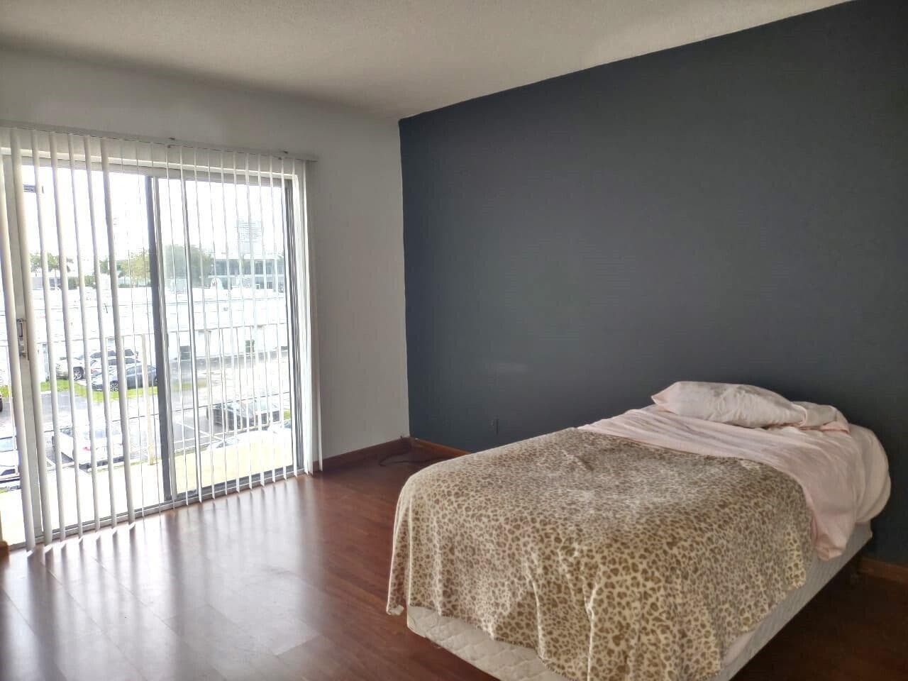 1100 NE 1st Court # 305, Hallandale Beach, FL 33009 — zdjęcie 3