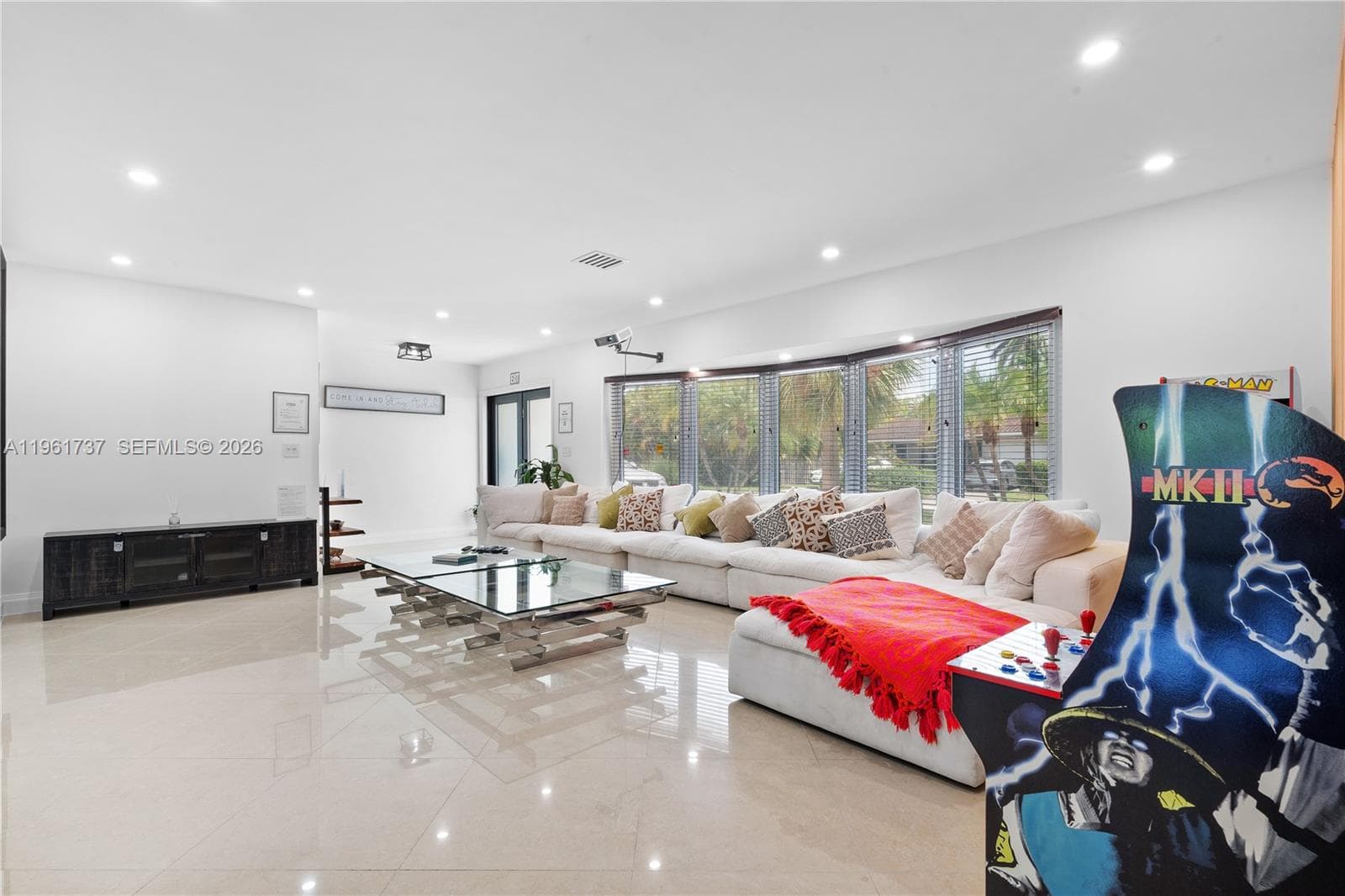 1144 Adams St, Hollywood, FL 33019 — zdjęcie 5