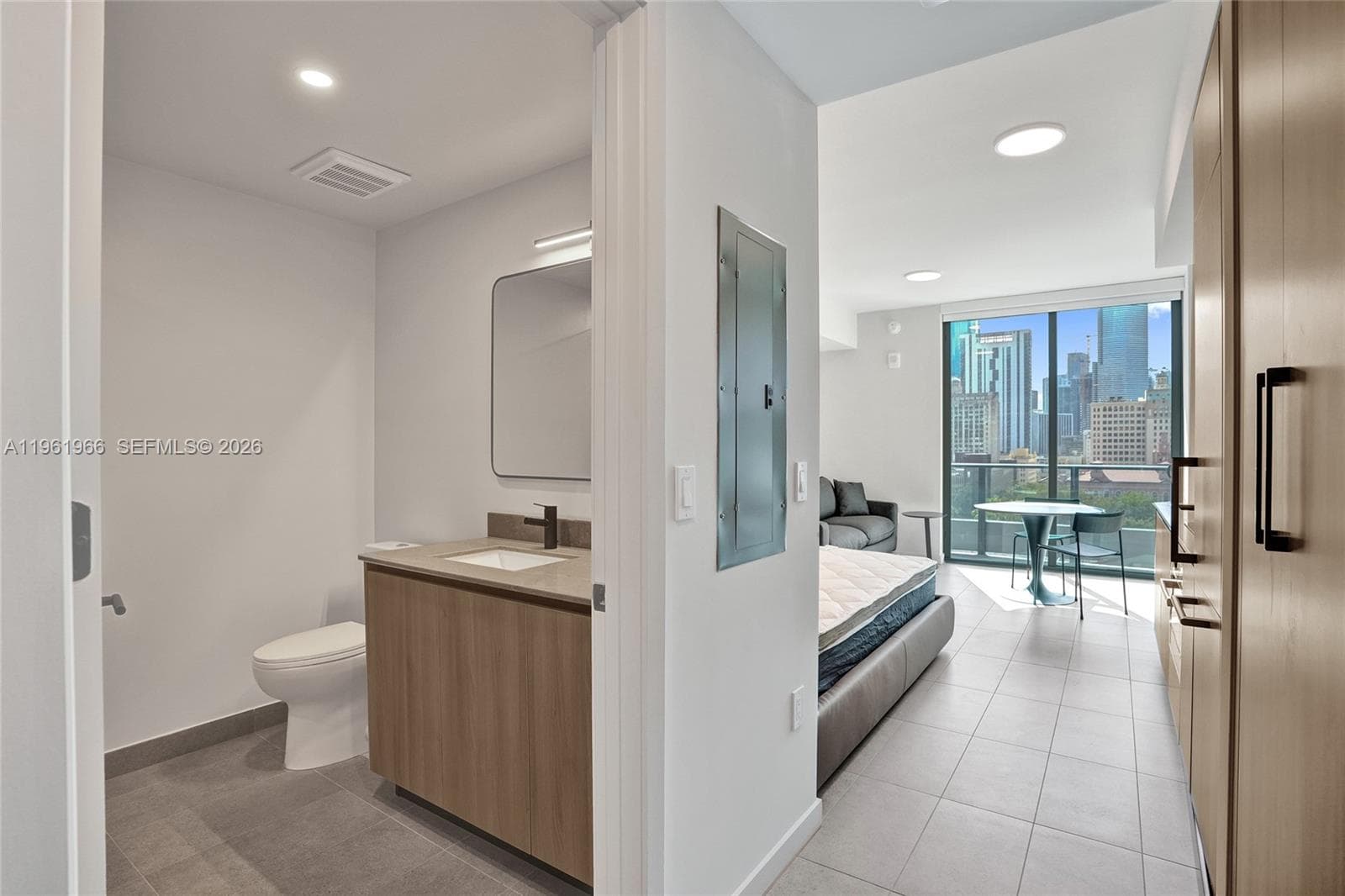 121 NE 5th Street # 1001B, Miami, FL 33132 — zdjęcie 3