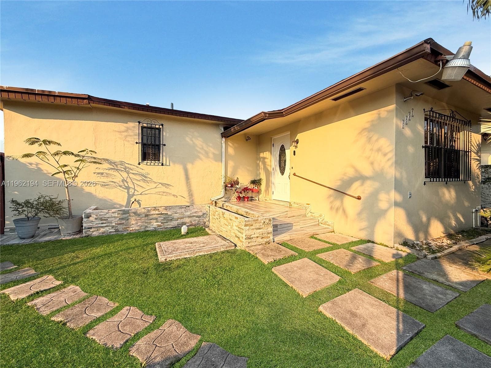 8891 SW 28th St, Miami, FL 33165 — zdjęcie 2