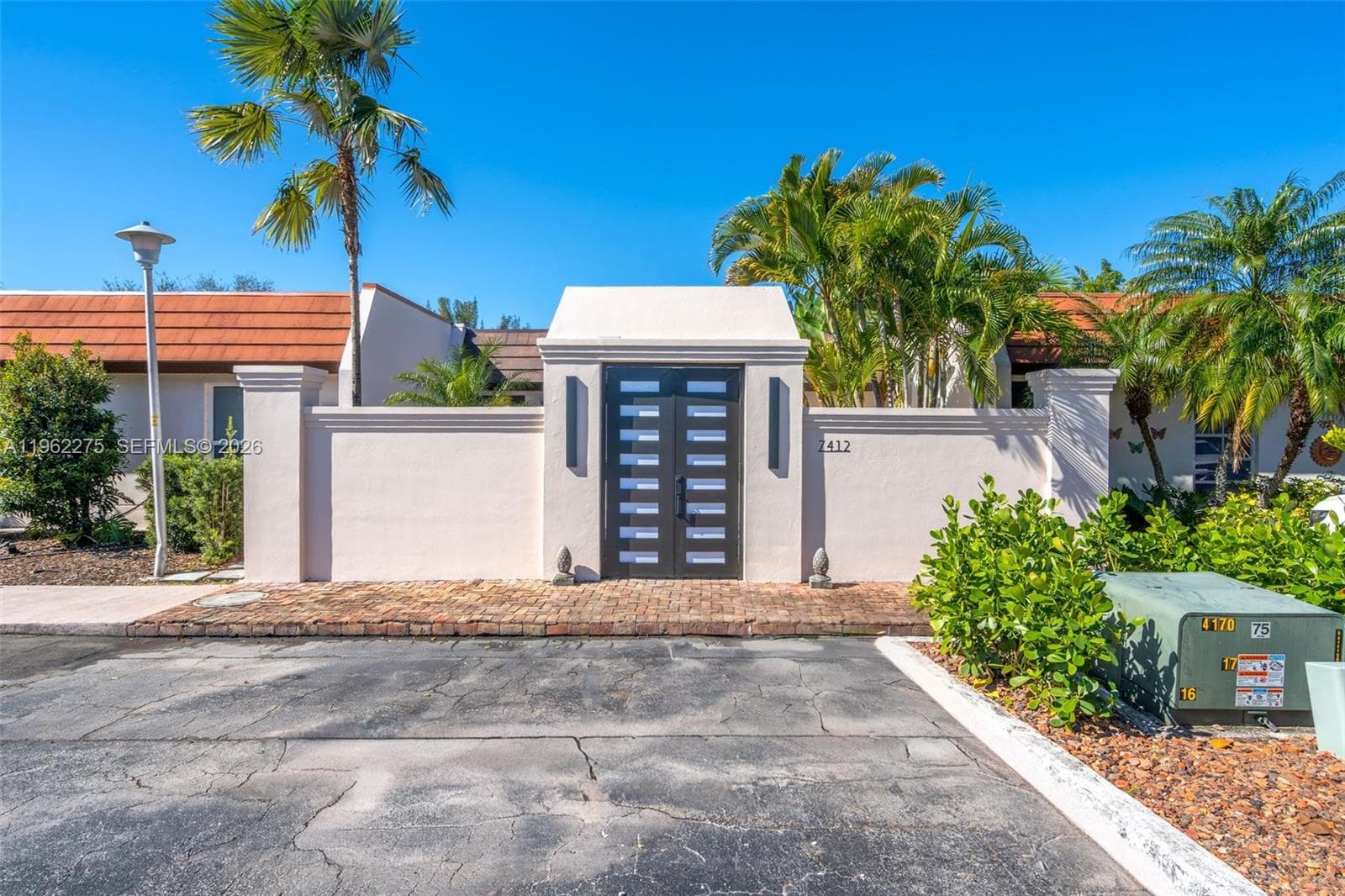 7412 Big Cypress Dr, Miami Lakes, FL 33014 — zdjęcie 3