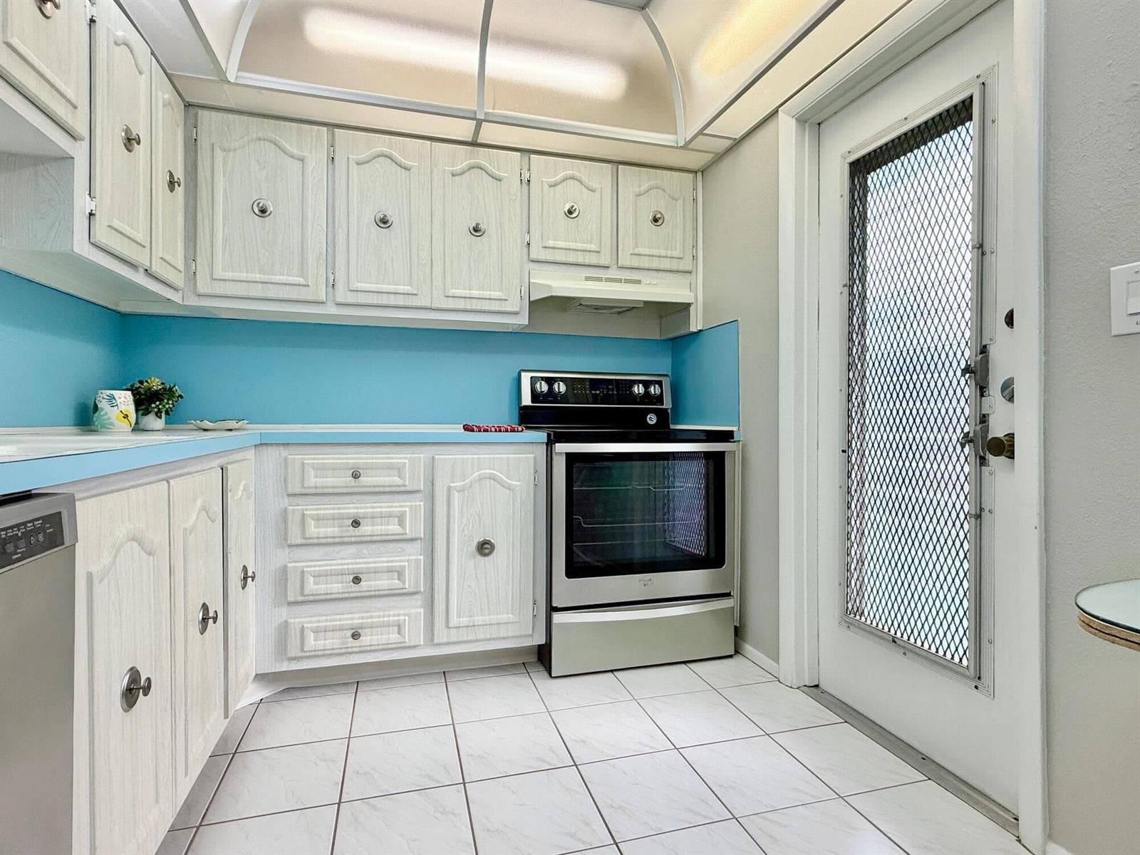 4401 NW 41st Street # 104, Lauderdale Lakes, FL 33319 — zdjęcie 4