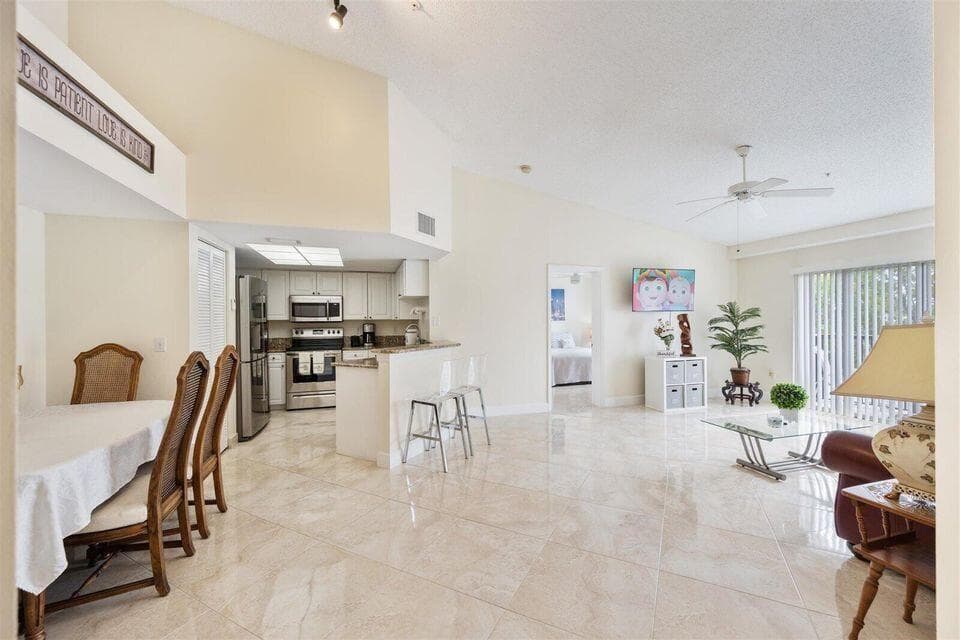 1100 Crestwood Court # 1110, Royal Palm Beach, FL 33411 — zdjęcie 2