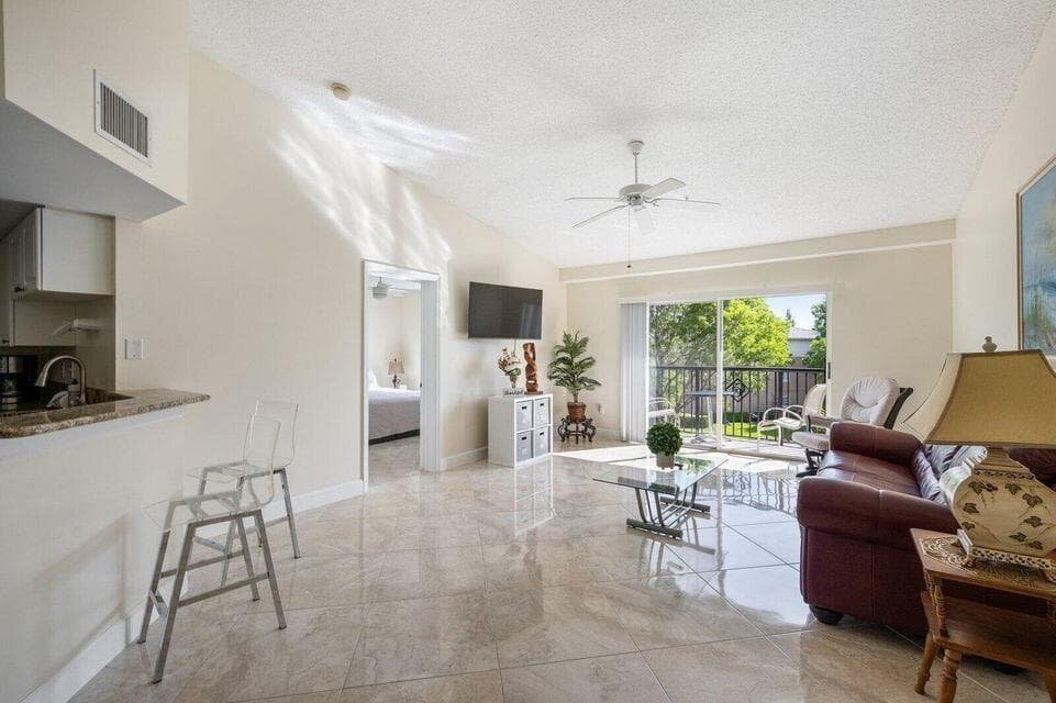 1100 Crestwood Court # 1110, Royal Palm Beach, FL 33411 — zdjęcie 4