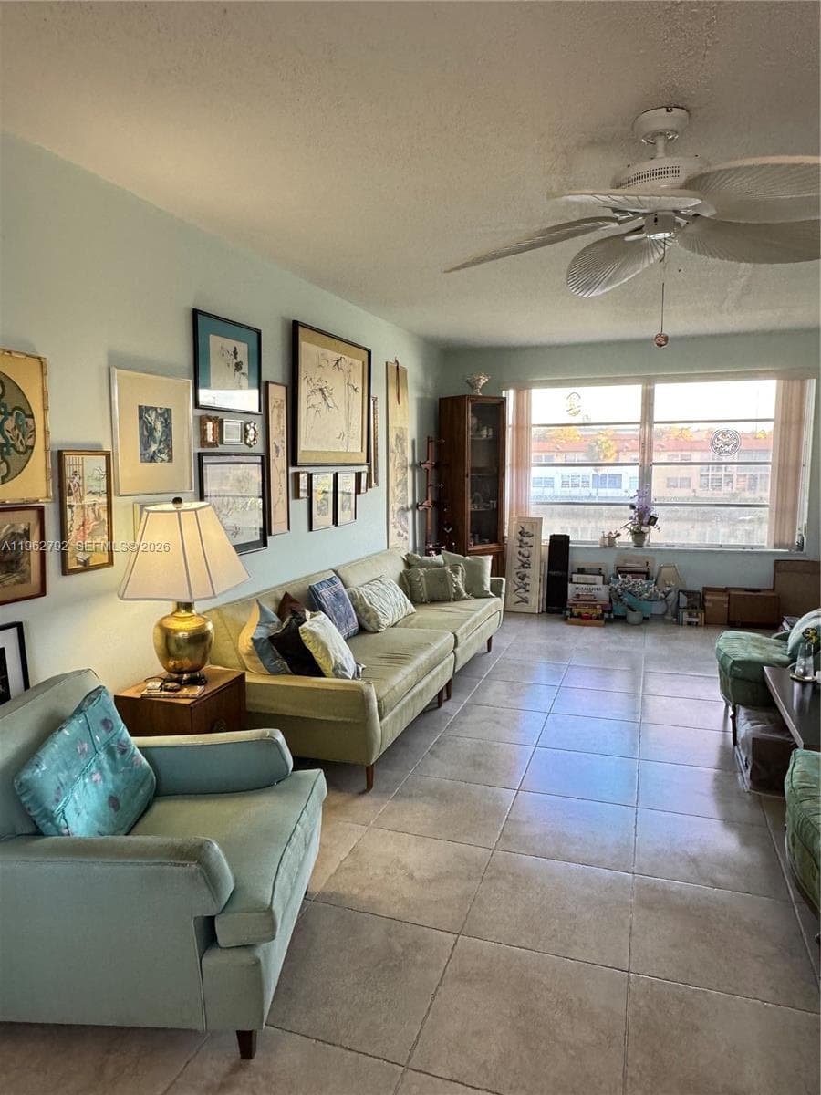 2940 NE 203rd St # 213 C, Aventura, FL 33180 — zdjęcie 2