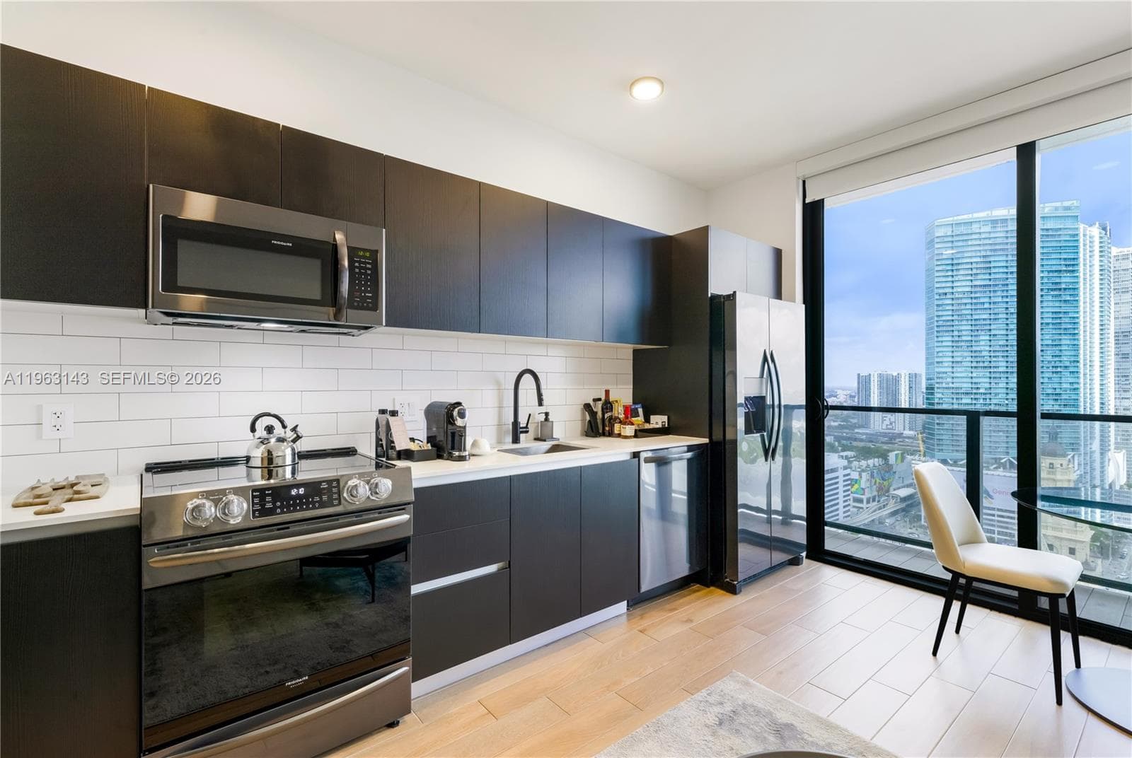 398 NE 5th St # 2205, Miami, FL 33132 — zdjęcie 4