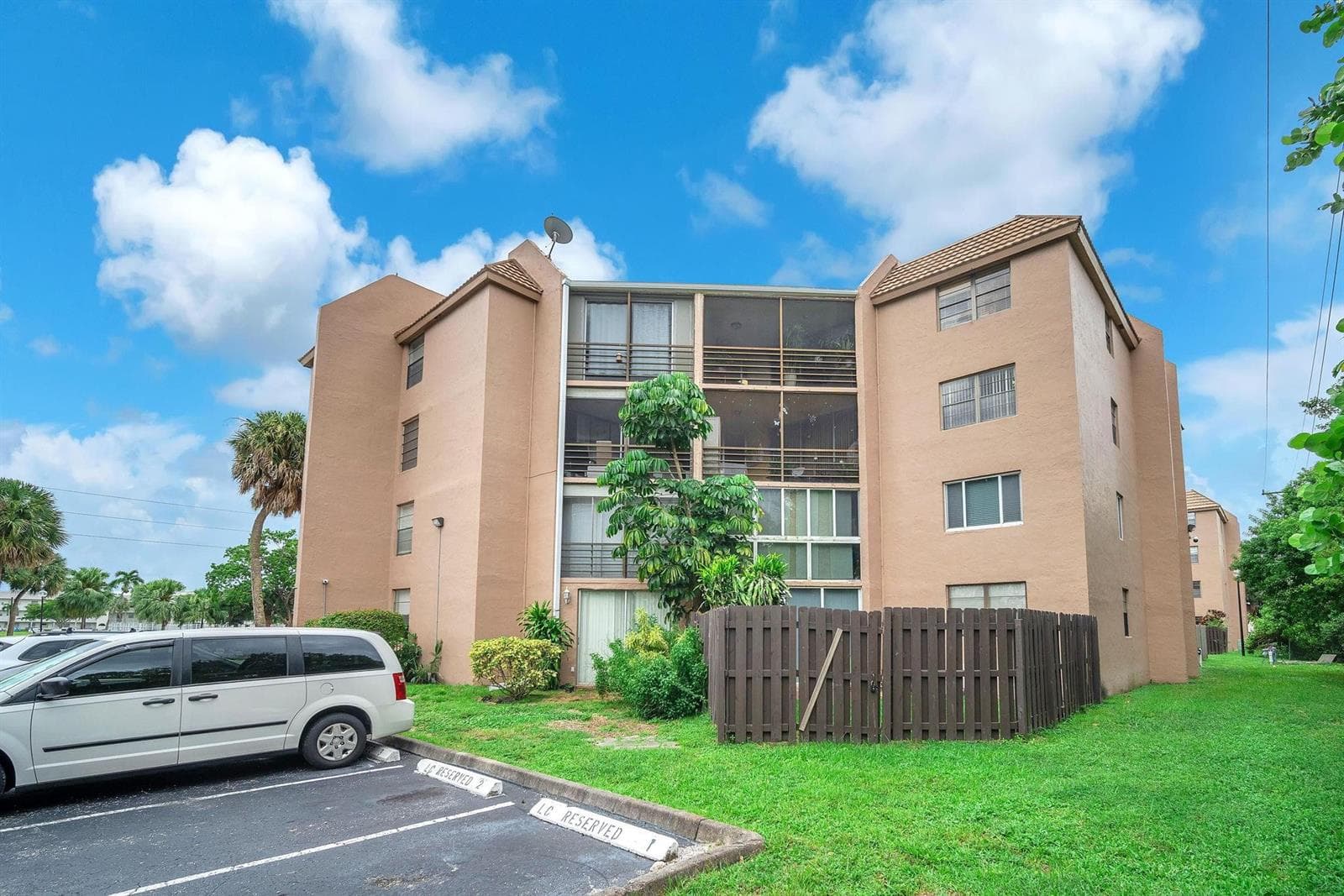 3100 N Pine Island Road # 306, Sunrise, FL 33351 — zdjęcie 2