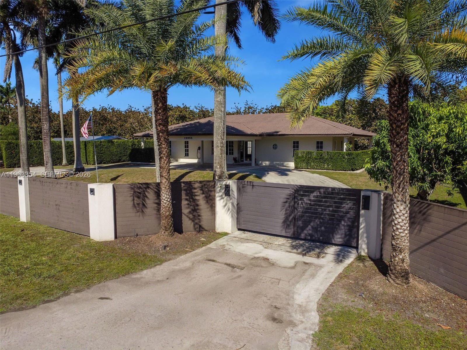 19955 SW 186th St, Miami, FL 33187