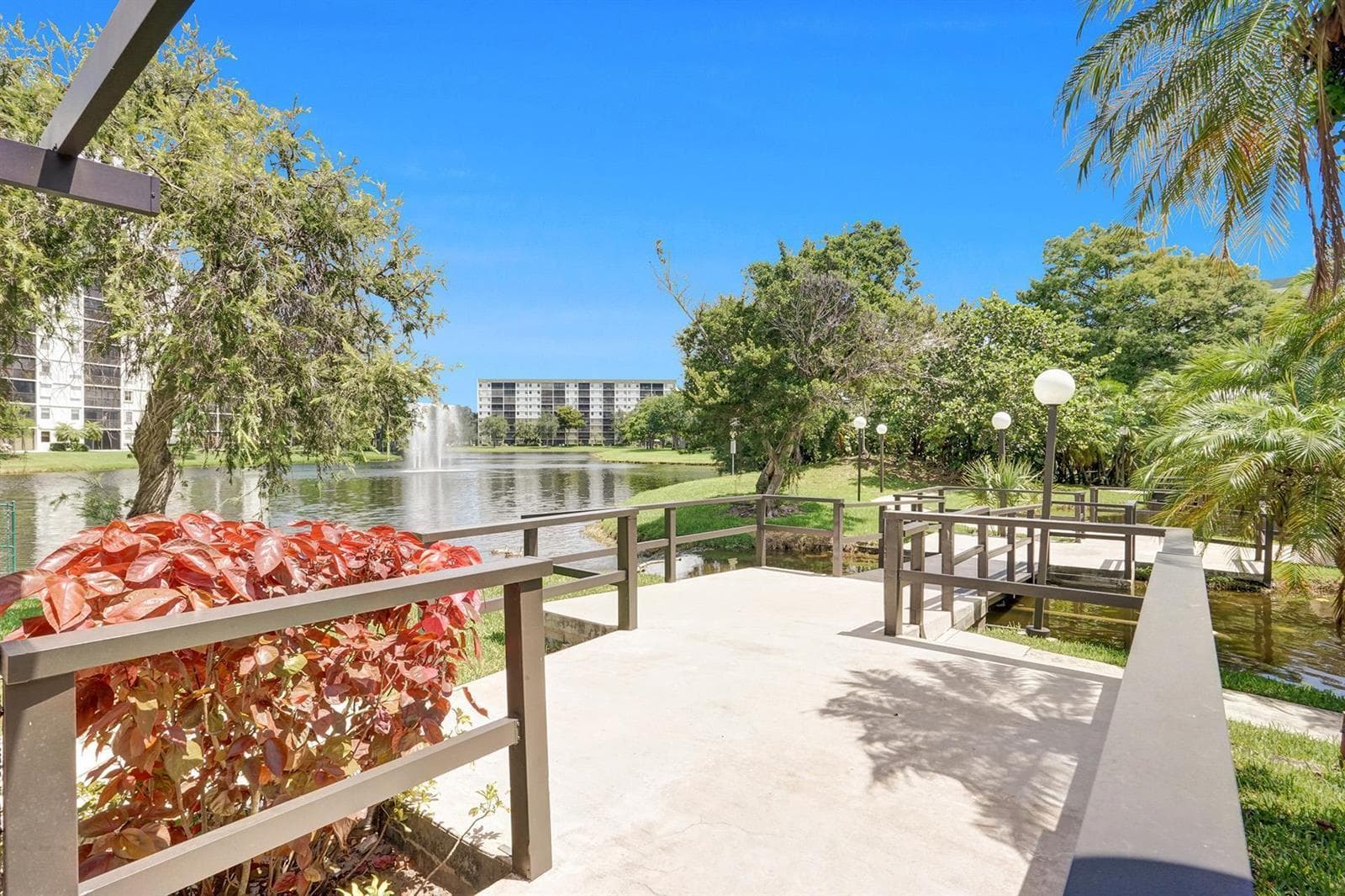 2334 S Cypress Bend Drive # 907, Pompano Beach, FL 33069 — zdjęcie 5