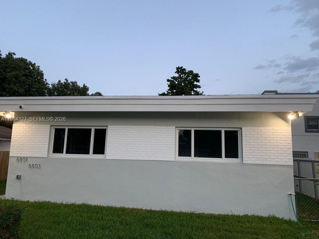 6801 NW 2nd Ct, Miami, FL 33150 — zdjęcie 2