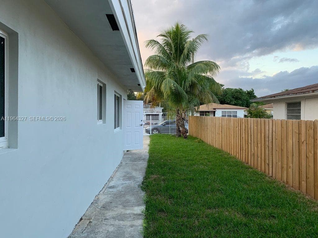 6801 NW 2nd Ct, Miami, FL 33150 — zdjęcie 5