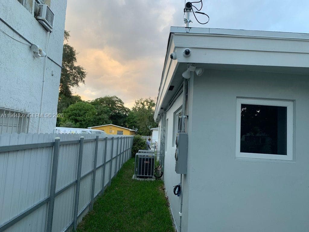 6801 NW 2nd Ct, Miami, FL 33150 — zdjęcie 4