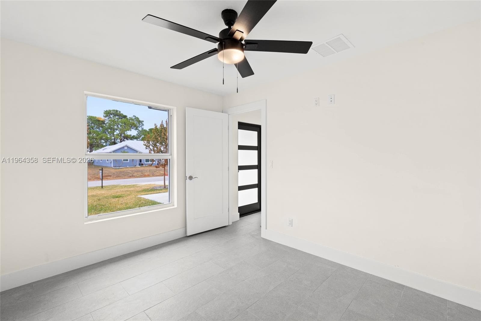 560 SW Carter Ave, Port St. Lucie, FL 34983 — zdjęcie 5