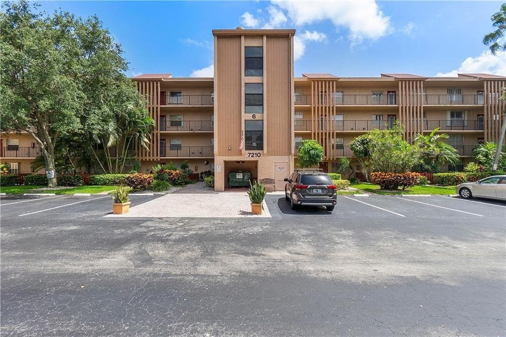 7210 Lake Circle Drive # 306, Margate, FL 33063 — zdjęcie 3