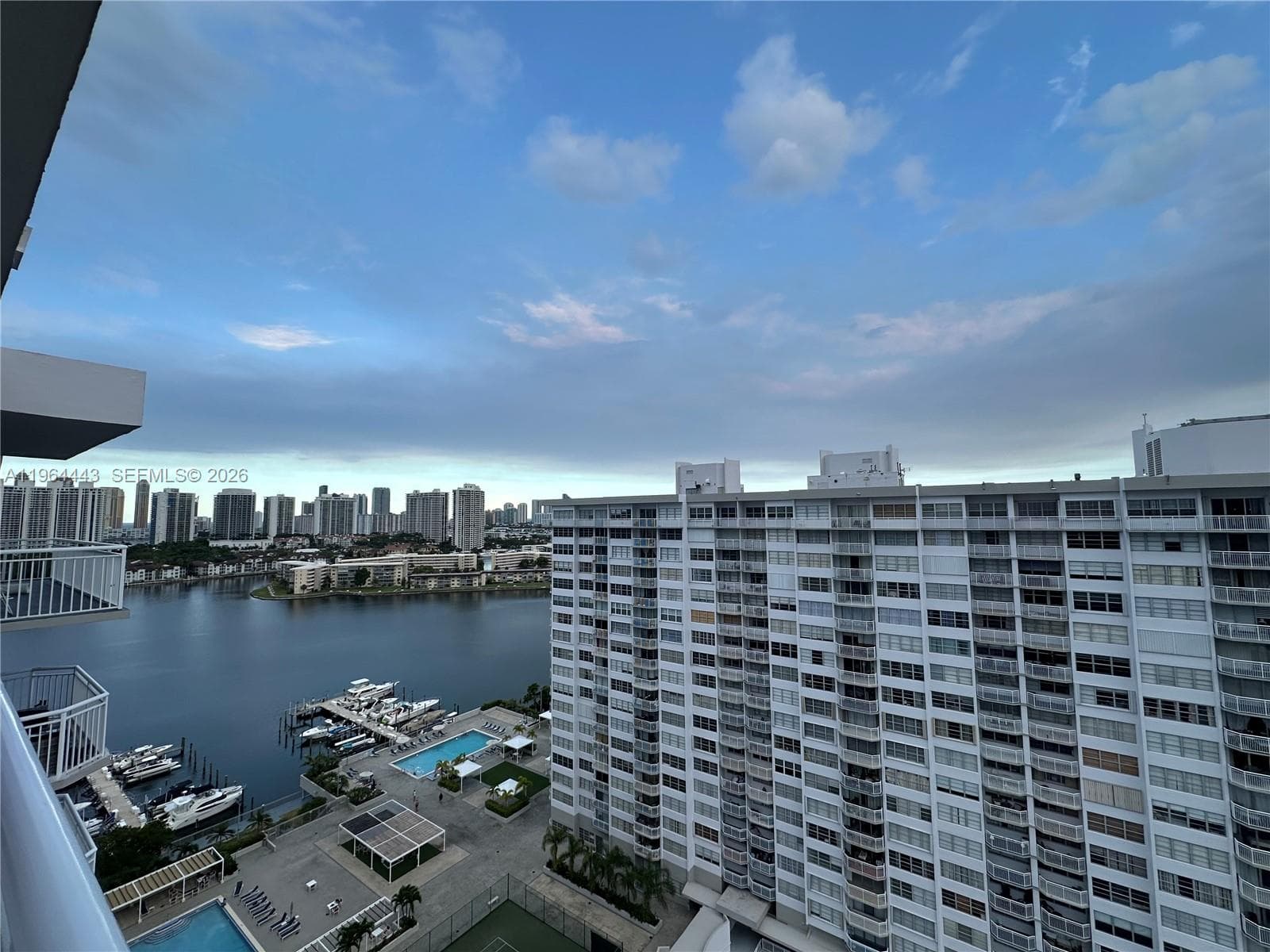 18051 Biscayne Blvd # PH05, Aventura, FL 33160