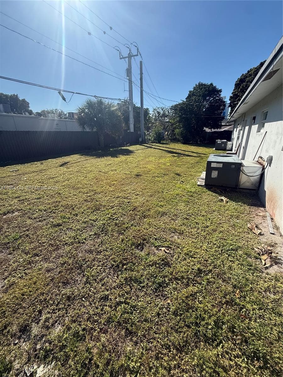 310 NE 38th St, Deerfield Beach, FL 33064 — zdjęcie 4
