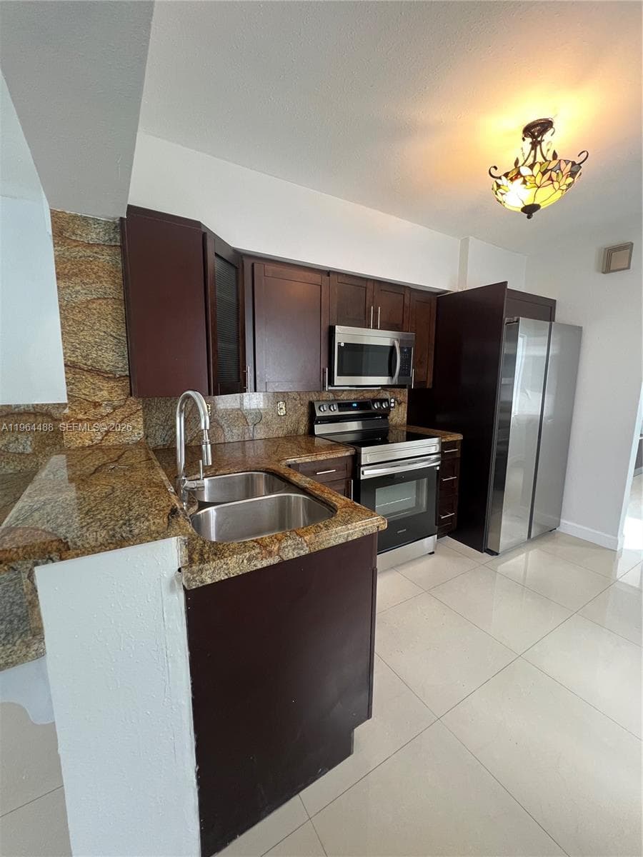 6823 SW 25th St, Miami, FL 33155 — zdjęcie 4