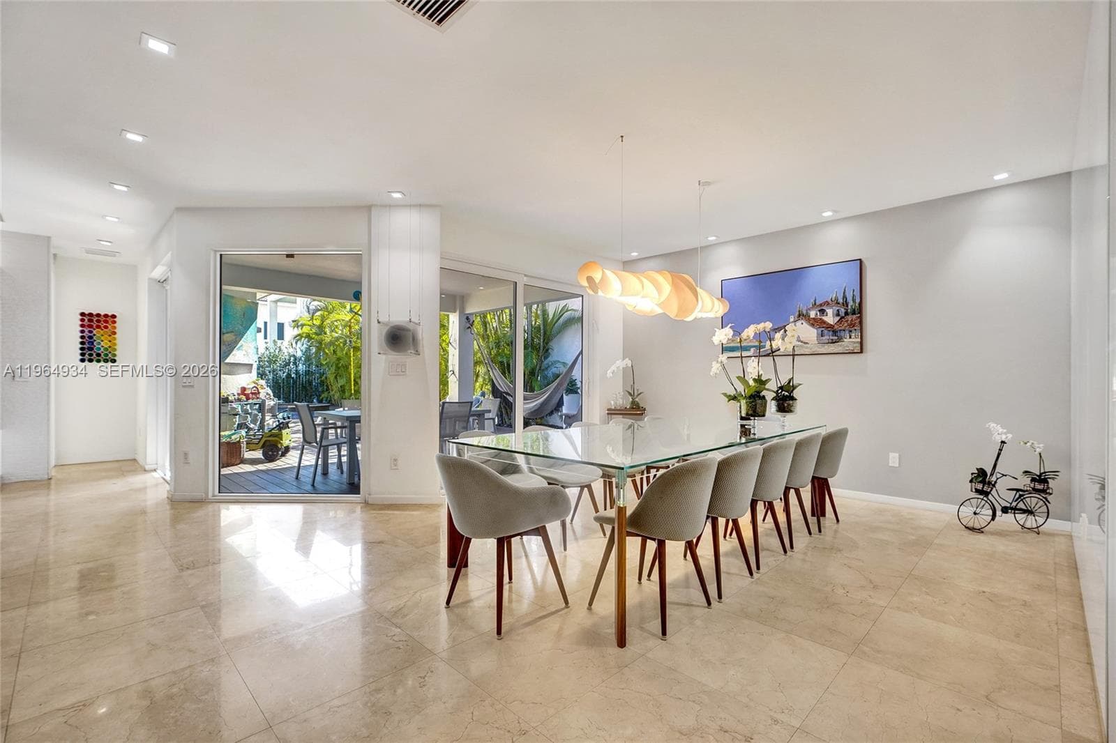 1662 Diplomat Dr, Miami, FL 33179 — zdjęcie 2