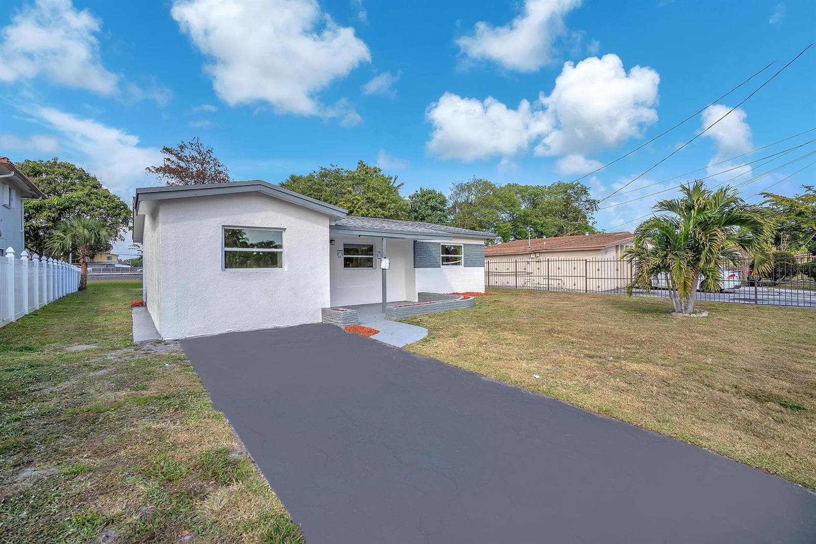 3531 NW 9th Court, Lauderhill, FL 33311 — zdjęcie 2
