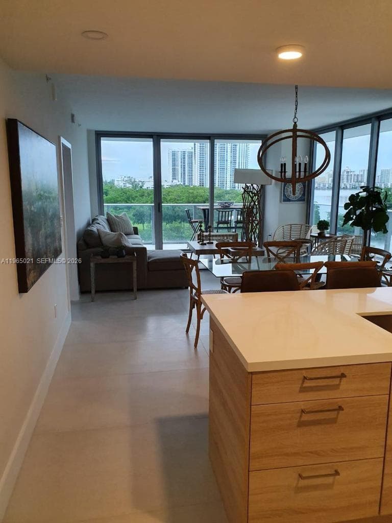 16385 Biscayne Blvd # 507, North Miami Beach, FL 33160 — zdjęcie 4