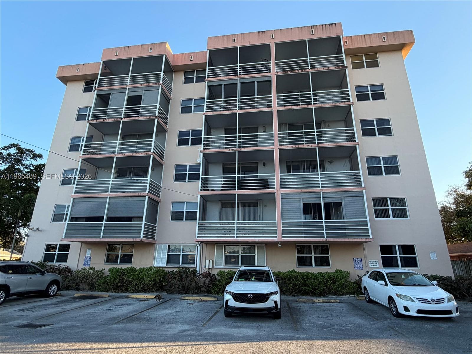 1830 Dixieanna St # 406, Hollywood, FL 33020