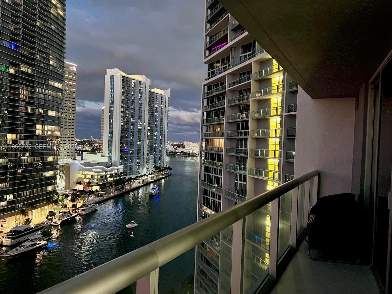 475 Brickell Ave # 1715, Miami, FL 33131